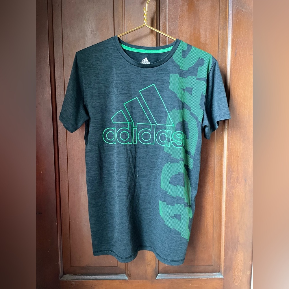 adidas boys extra large 14/16 short sleeve athletic shirt